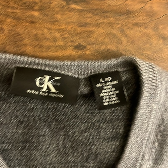Calvin Klein 100% Merino Wool Gray Sweater, Sz. Large. - Picture 4 of 5